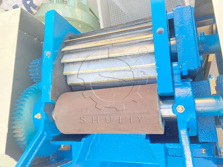 rubber roller of plastic granule cutter