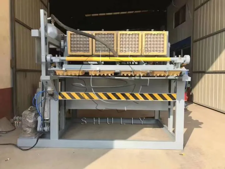 Small-capacity egg tray machine