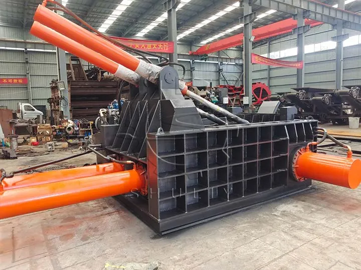skrotmetallpressmaskin